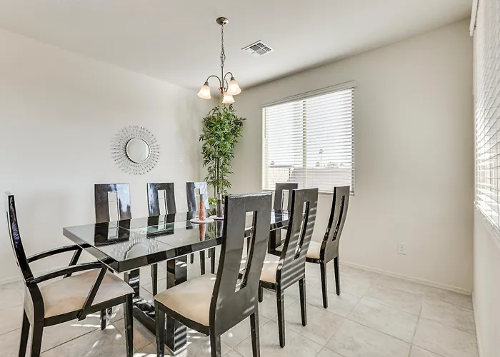 7 Mi To State Farm Stadium: Pet-friendly Retreat! Holiday home *