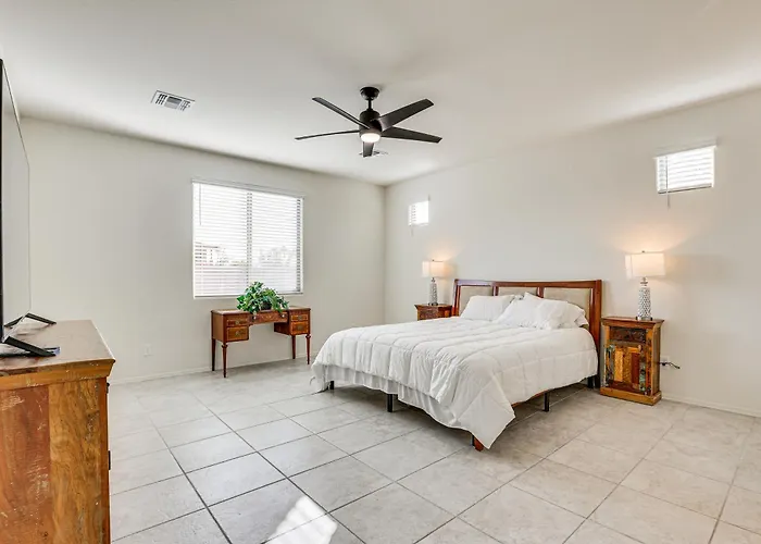 7 Mi To State Farm Stadium: Pet-friendly Retreat! *