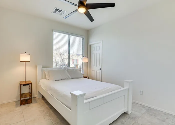 7 Mi To State Farm Stadium: Pet-friendly Retreat! * Peoria