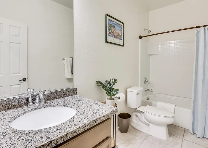 7 Mi To State Farm Stadium: Pet-friendly Retreat! *