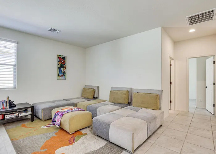 7 Mi To State Farm Stadium: Pet-friendly Retreat! Holiday home *