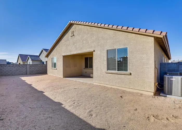 7 Mi To State Farm Stadium: Pet-friendly Retreat!